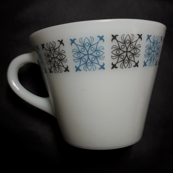 JAJ Pyrex Chelsea Vintage Made In England - Picture 2 of 3